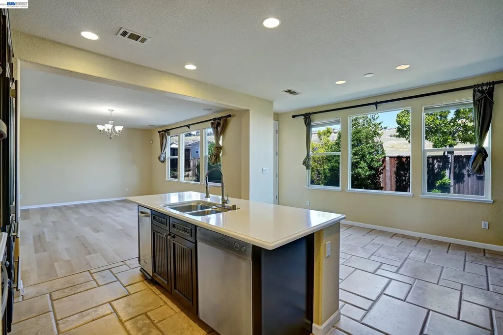 2746 Montego Bay Street Pittsburg CA 94565