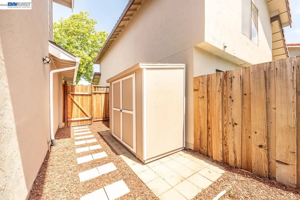 32732 Goshen Street Union City CA 94587