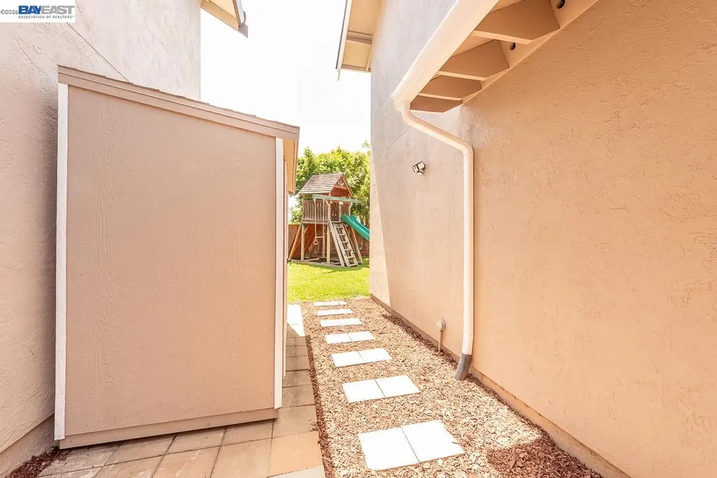 32732 Goshen Street Union City CA 94587