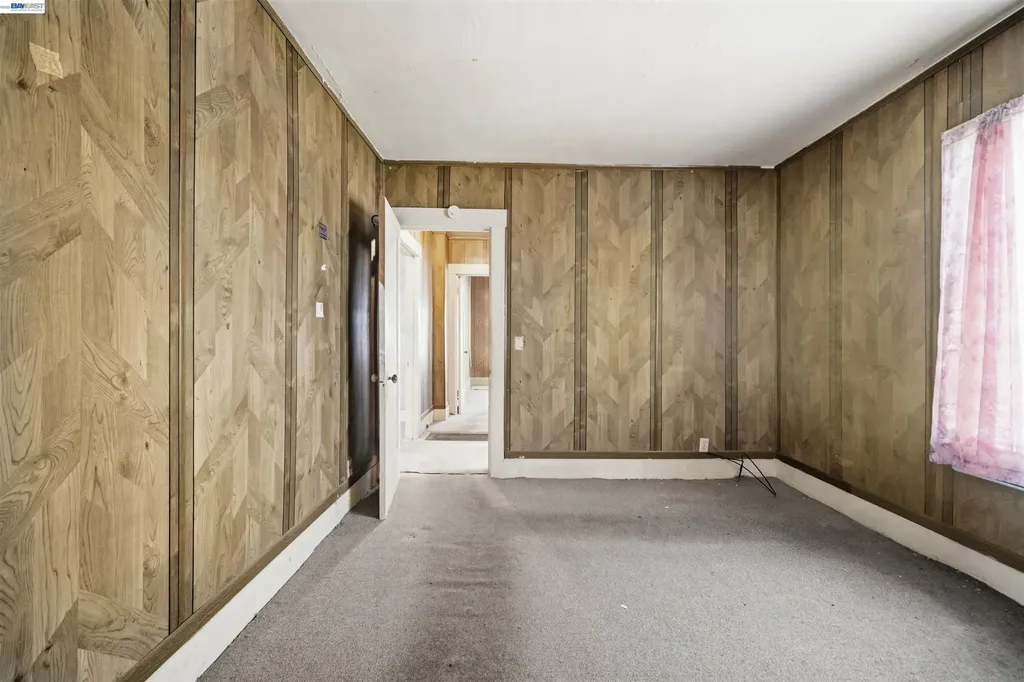 10737 Pearmain Street Oakland CA 94603