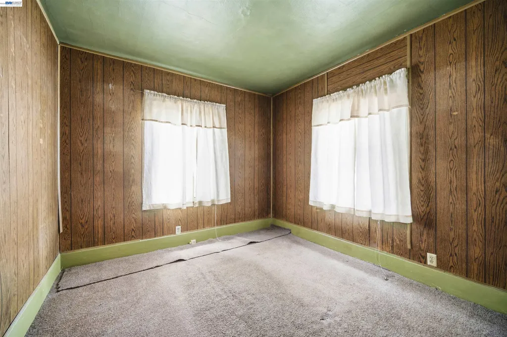 10737 Pearmain Street Oakland CA 94603
