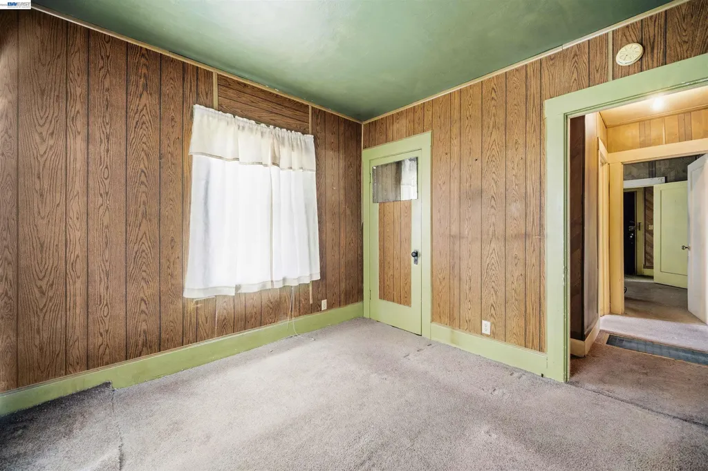10737 Pearmain Street Oakland CA 94603