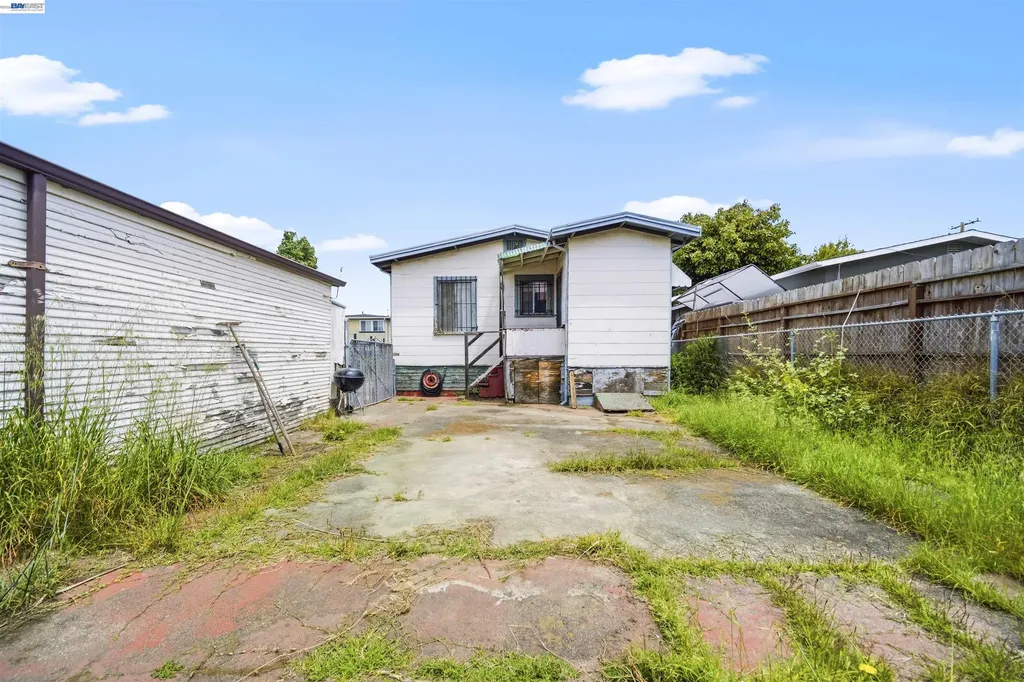 10737 Pearmain Street Oakland CA 94603