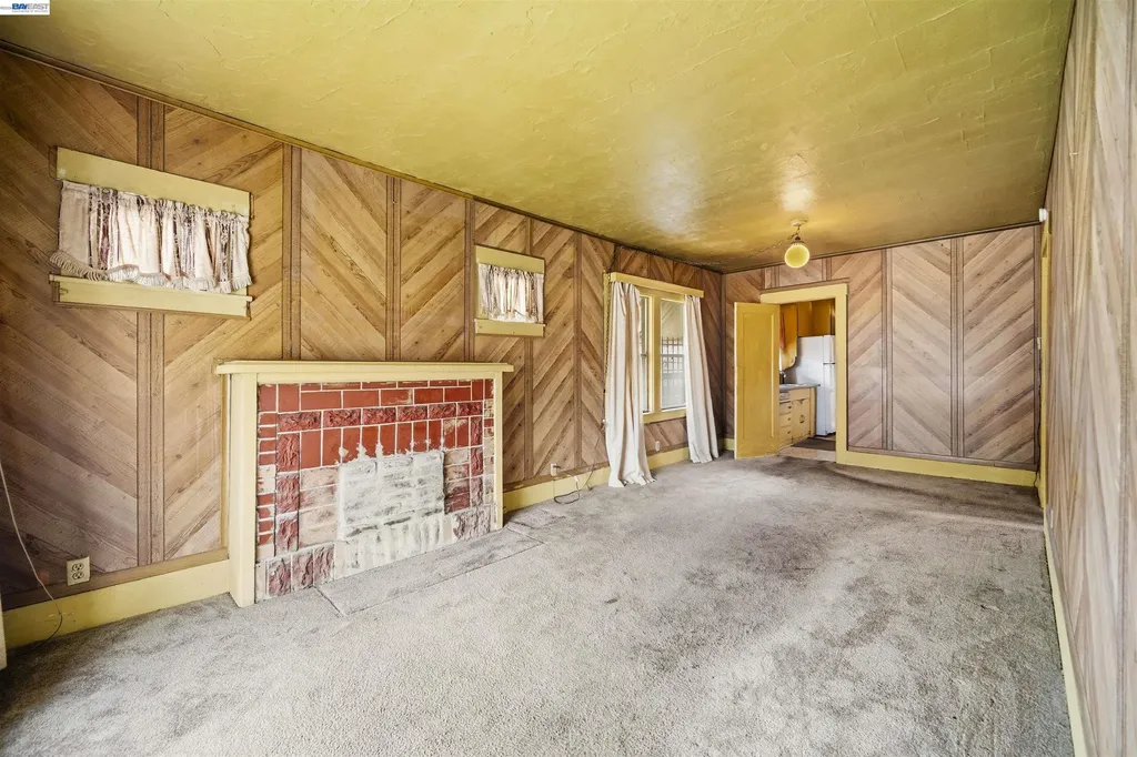 10737 Pearmain Street Oakland CA 94603