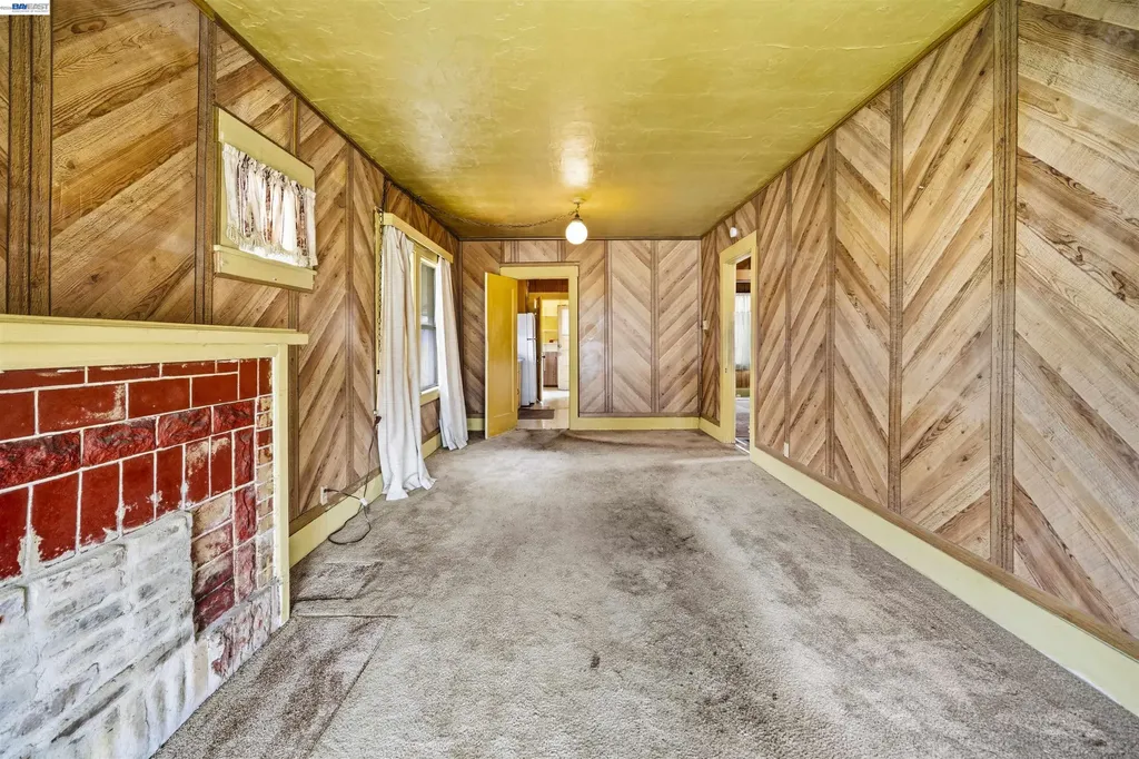 10737 Pearmain Street Oakland CA 94603