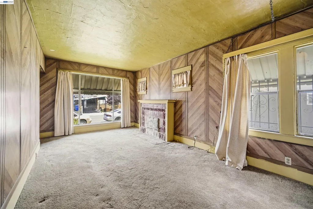 10737 Pearmain Street Oakland CA 94603