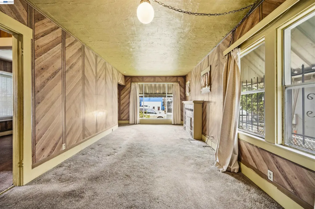 10737 Pearmain Street Oakland CA 94603