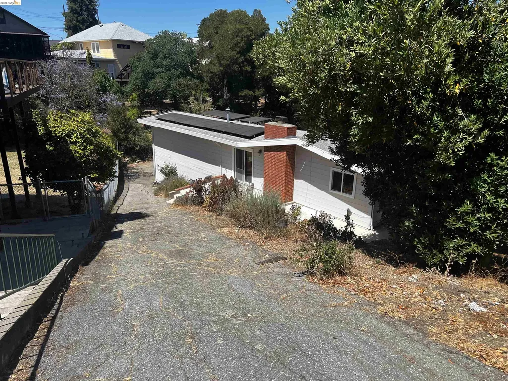 58 Pomona Street Crockett CA 94525