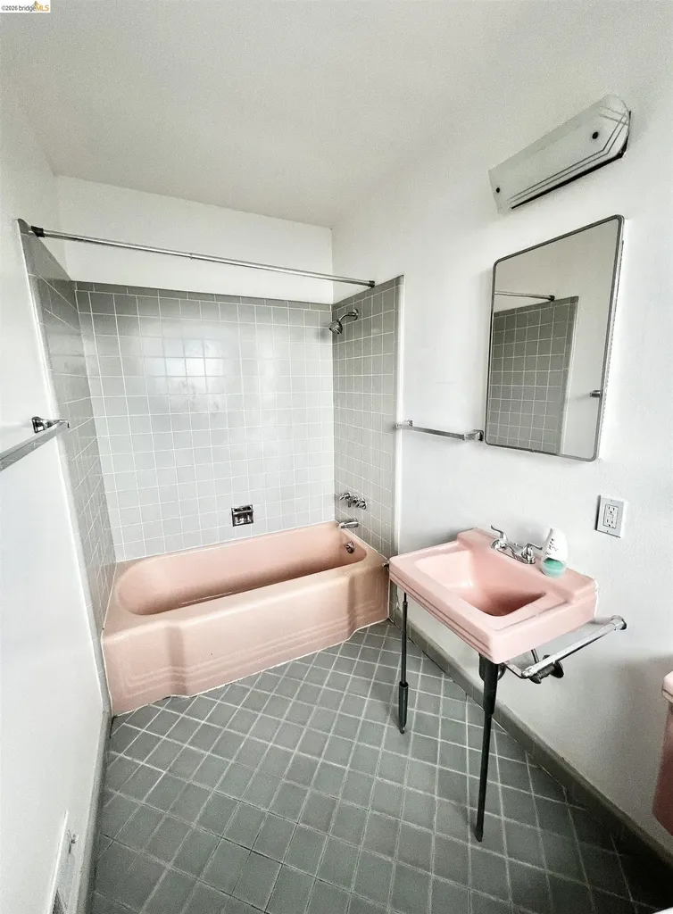 58 Pomona Street Crockett CA 94525