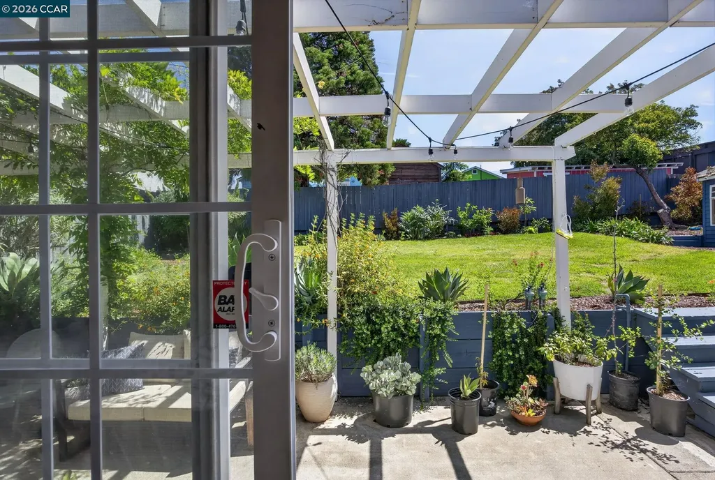 914 Vine Avenue Martinez CA 94553