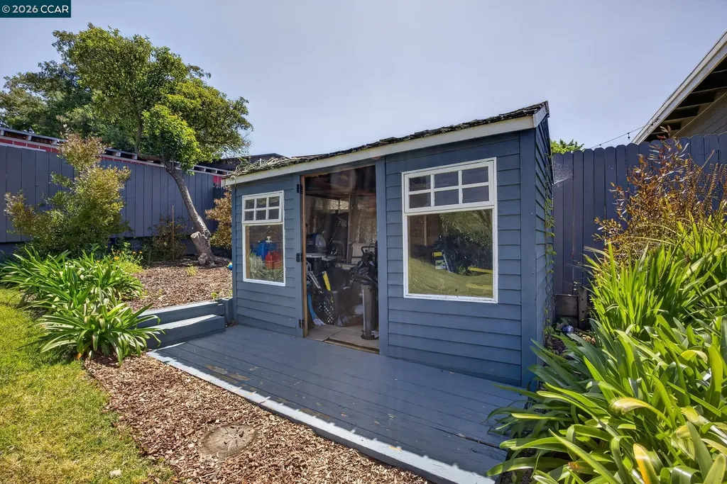 914 Vine Avenue Martinez CA 94553