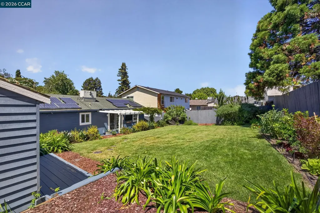 914 Vine Avenue Martinez CA 94553