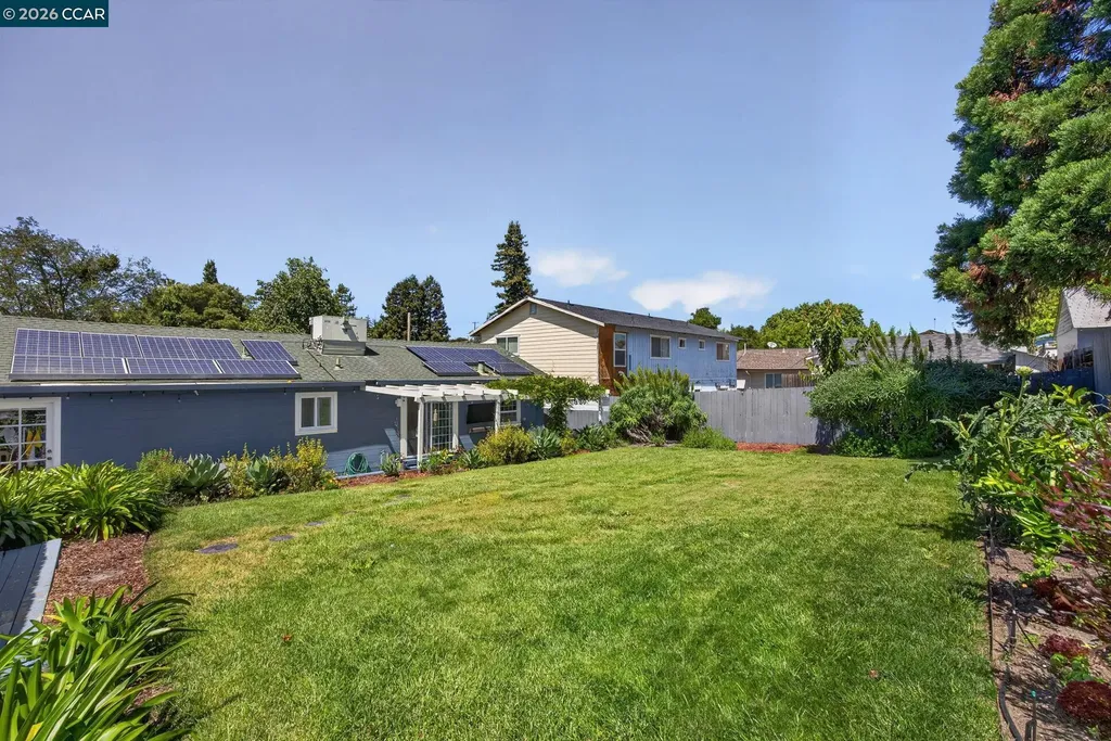 914 Vine Avenue Martinez CA 94553