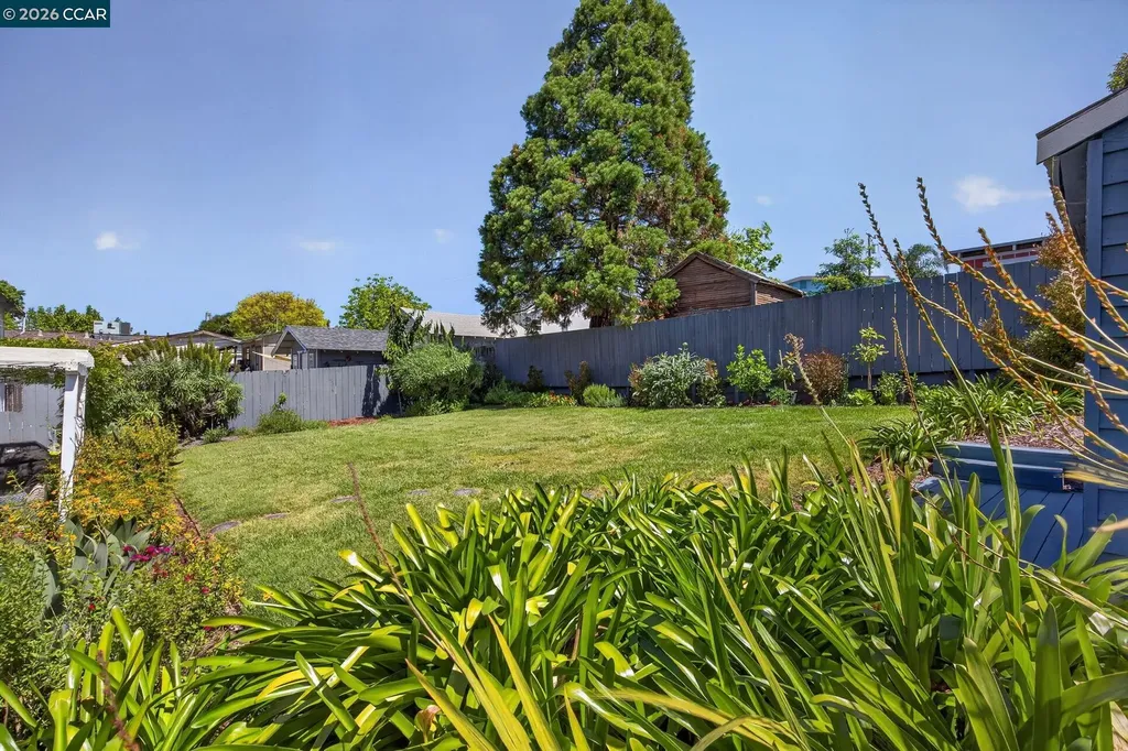 914 Vine Avenue Martinez CA 94553