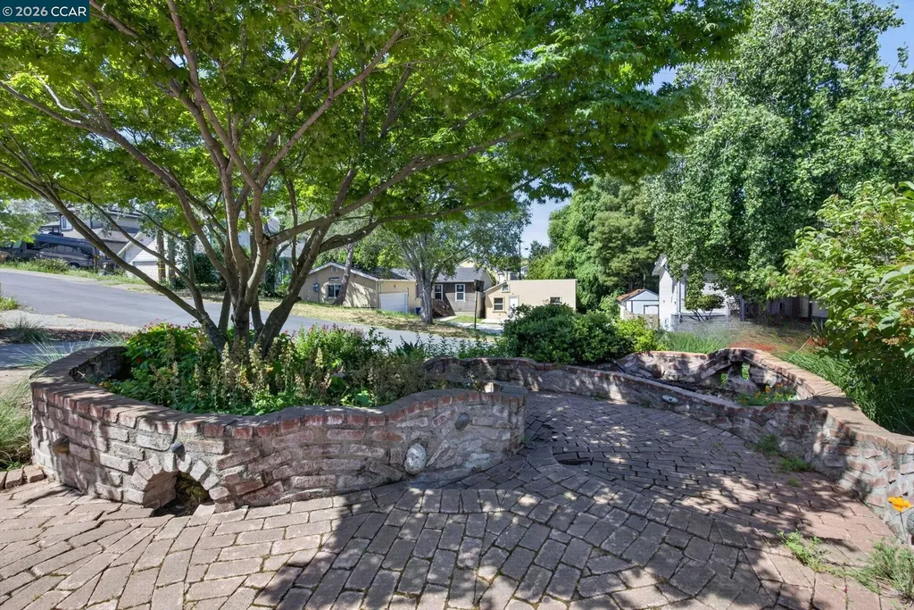 914 Vine Avenue Martinez CA 94553