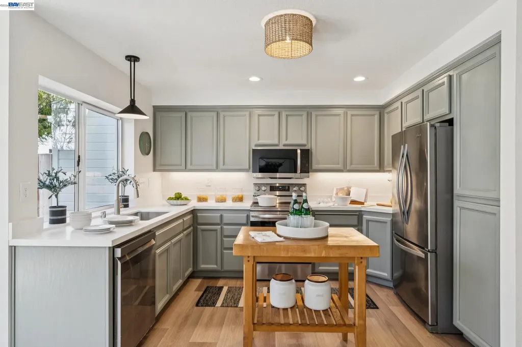 39 Benedict Court Alameda CA 94502