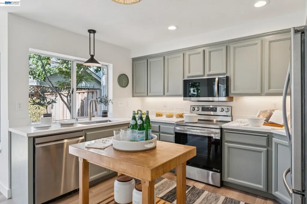 39 Benedict Court Alameda CA 94502