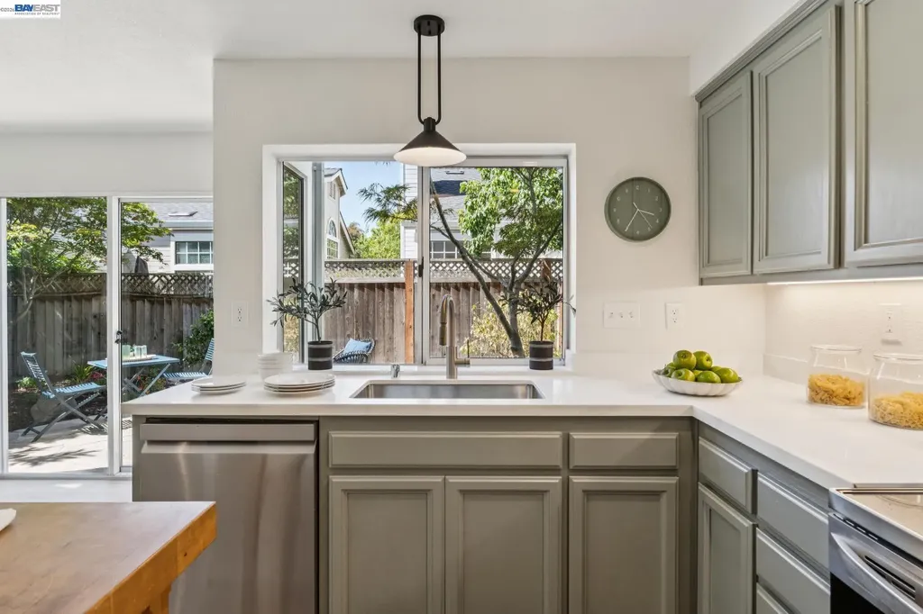 39 Benedict Court Alameda CA 94502