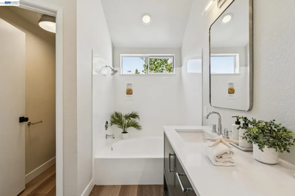 39 Benedict Court Alameda CA 94502
