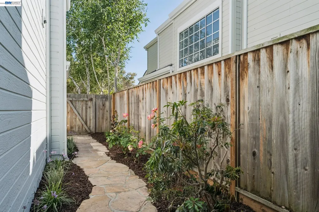 39 Benedict Court Alameda CA 94502