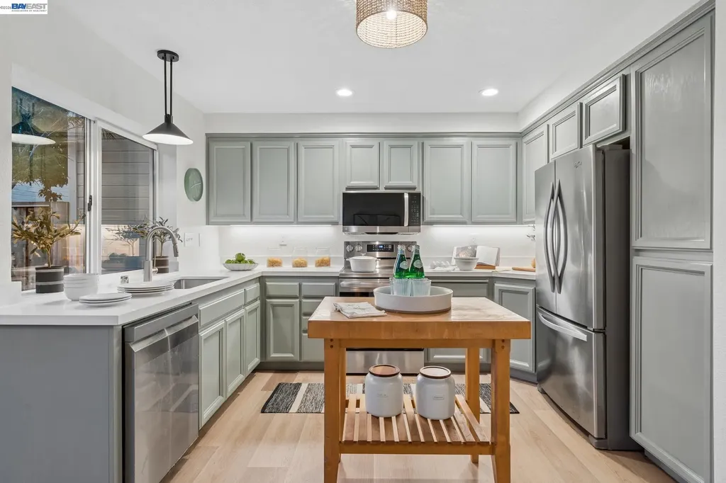 39 Benedict Court Alameda CA 94502