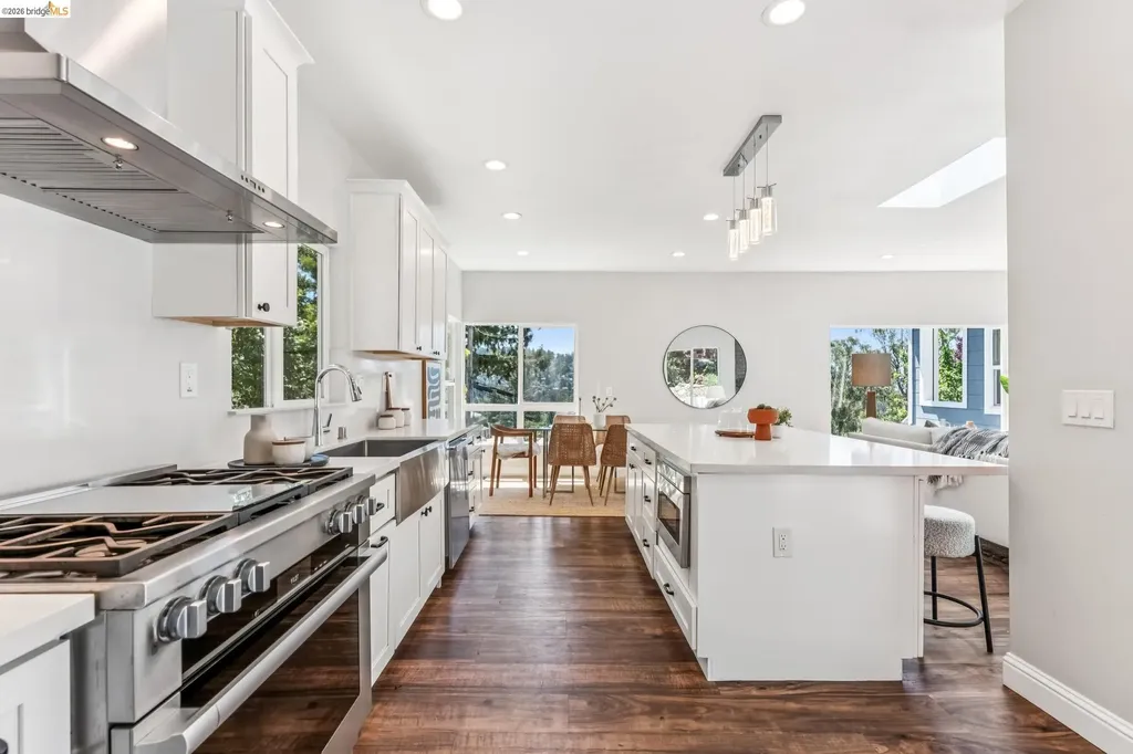 6935 Chambers Drive Oakland CA 94611