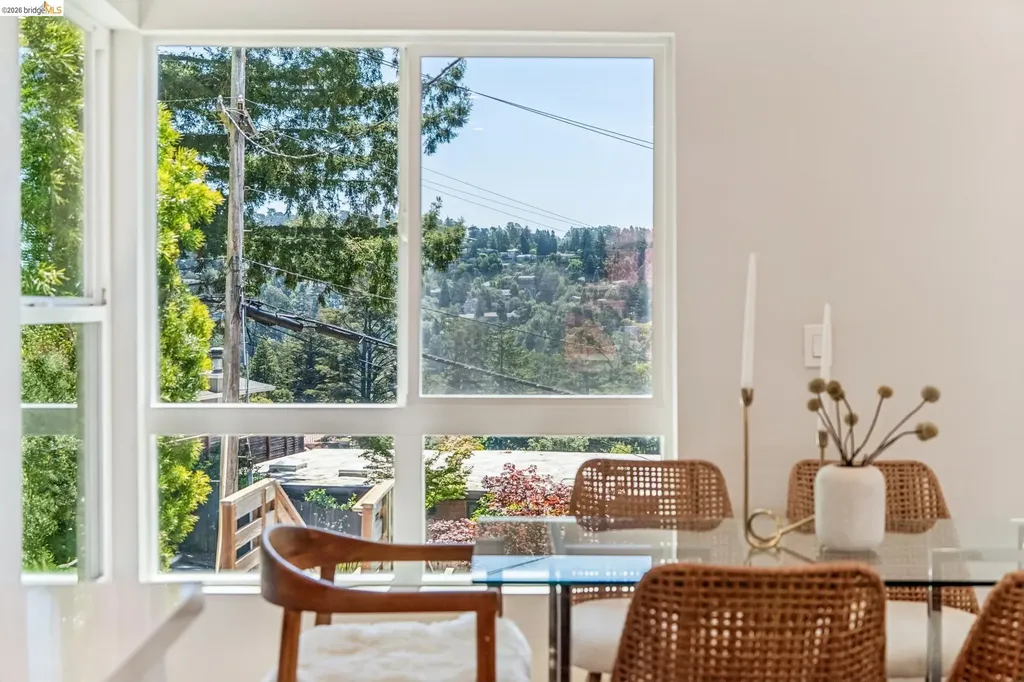 6935 Chambers Drive Oakland CA 94611
