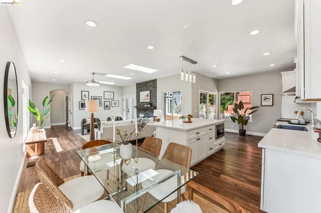 6935 Chambers Drive Oakland CA 94611