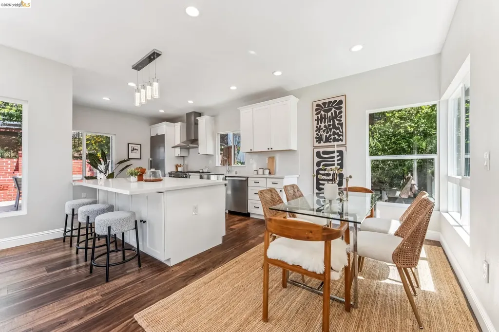 6935 Chambers Drive Oakland CA 94611