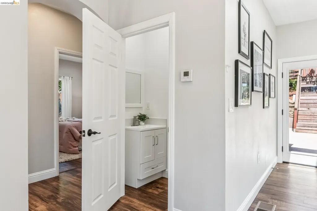 6935 Chambers Drive Oakland CA 94611