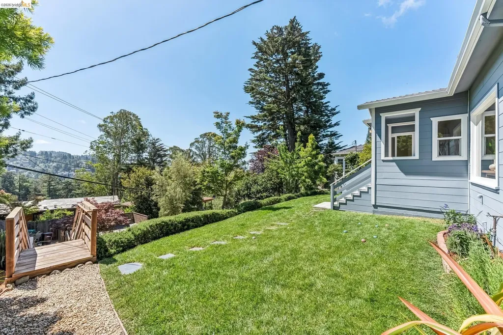 6935 Chambers Drive Oakland CA 94611