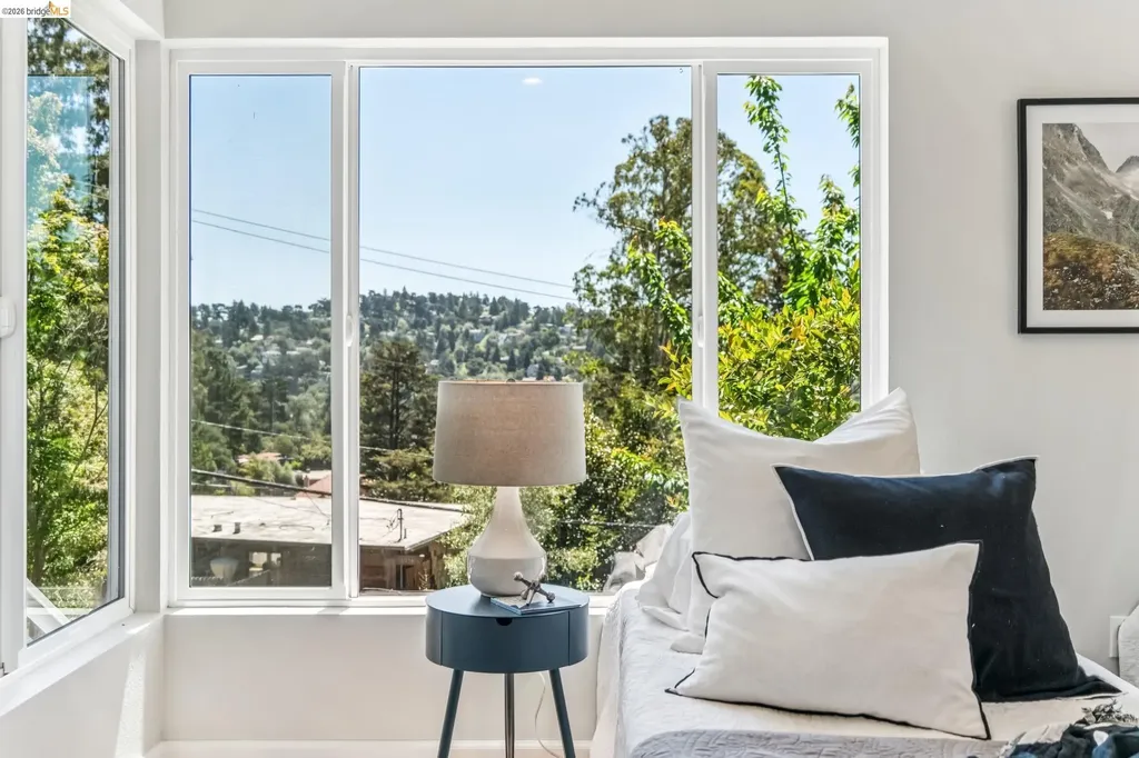 6935 Chambers Drive Oakland CA 94611