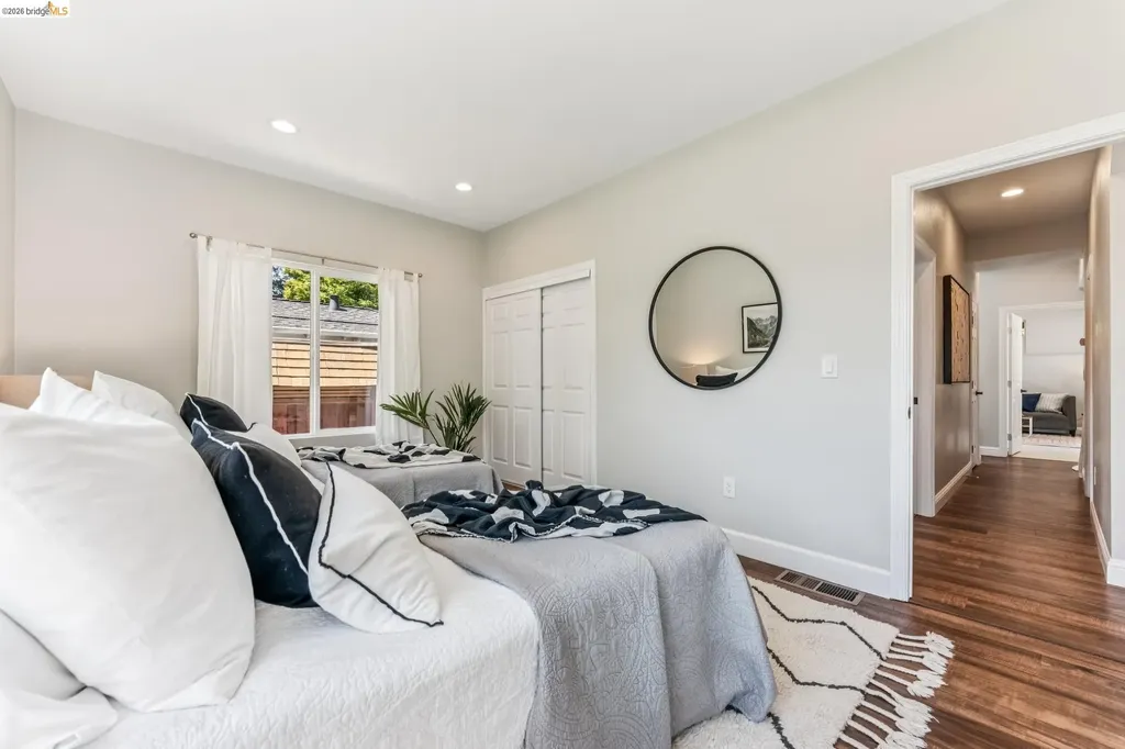 6935 Chambers Drive Oakland CA 94611