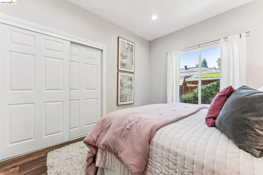 6935 Chambers Drive Oakland CA 94611