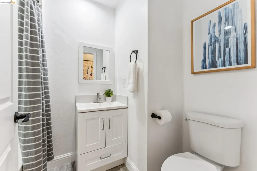6935 Chambers Drive Oakland CA 94611