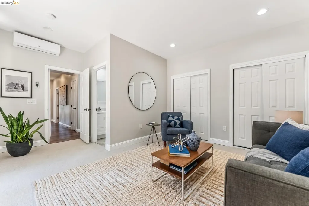 6935 Chambers Drive Oakland CA 94611