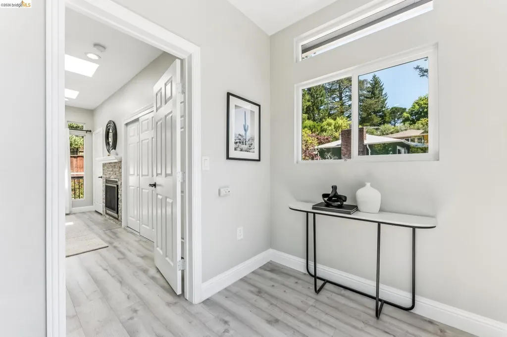 6935 Chambers Drive Oakland CA 94611