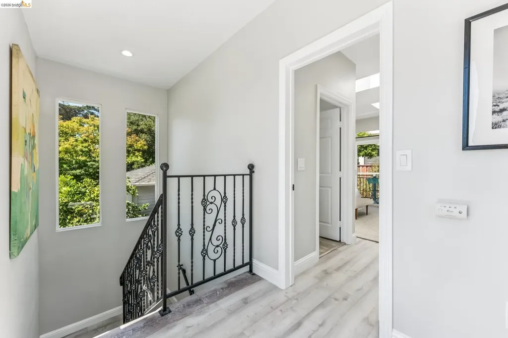 6935 Chambers Drive Oakland CA 94611