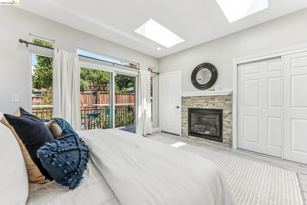 6935 Chambers Drive Oakland CA 94611