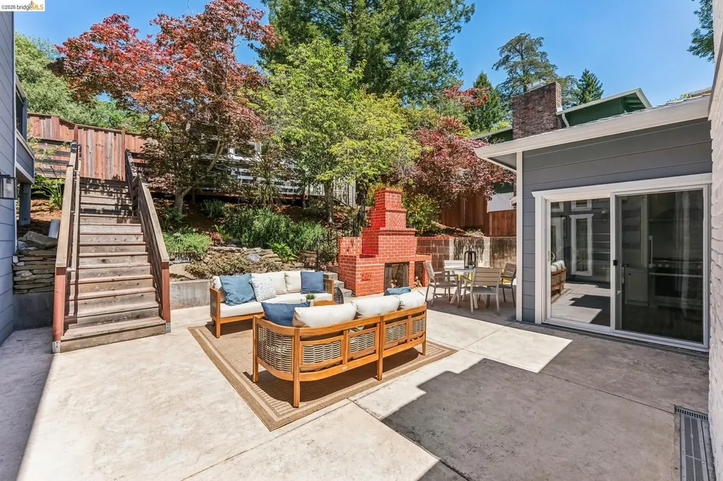 6935 Chambers Drive Oakland CA 94611