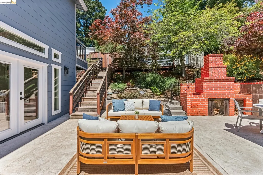 6935 Chambers Drive Oakland CA 94611
