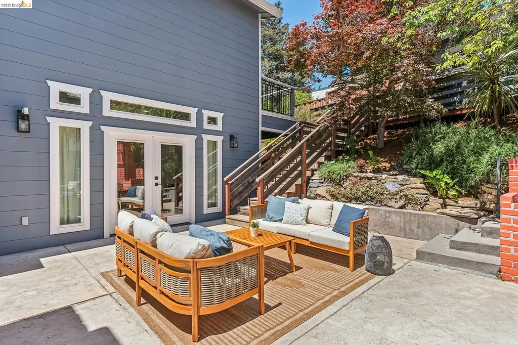 6935 Chambers Drive Oakland CA 94611