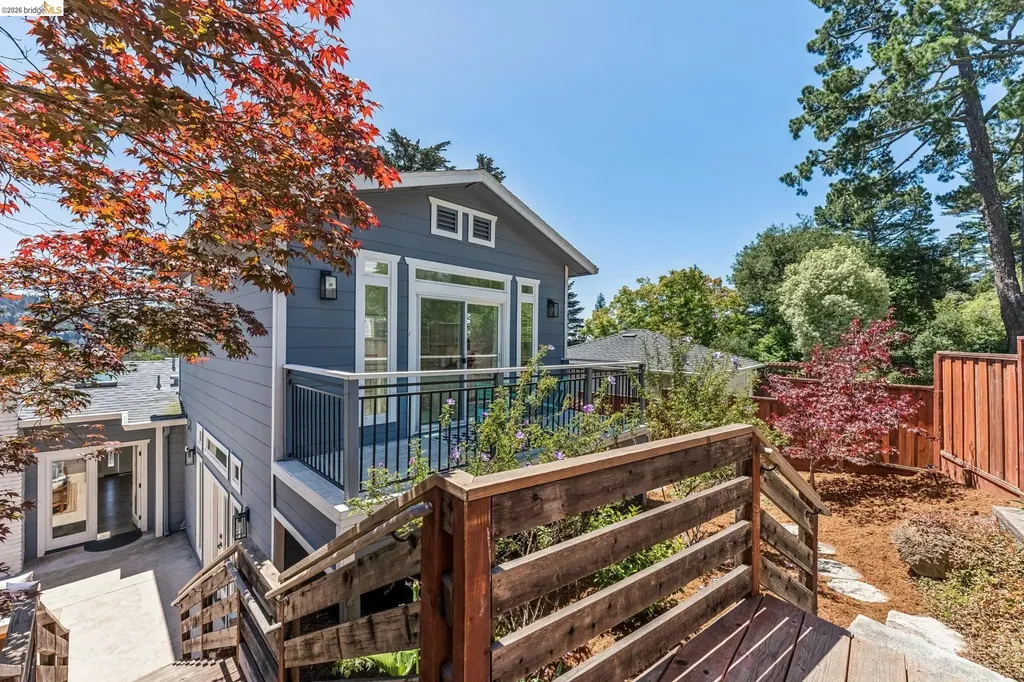 6935 Chambers Drive Oakland CA 94611