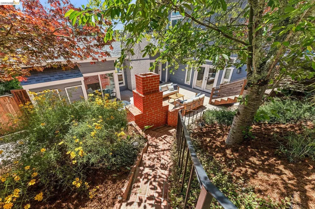 6935 Chambers Drive Oakland CA 94611