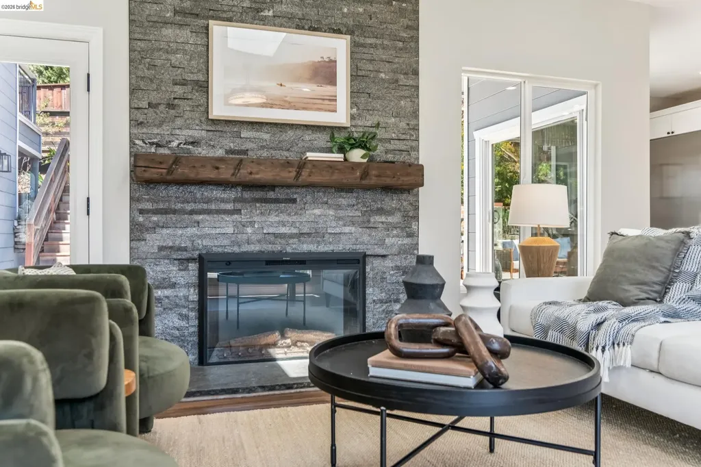 6935 Chambers Drive Oakland CA 94611
