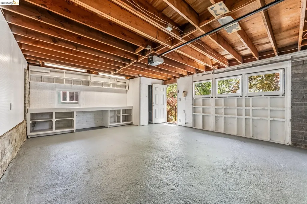 6935 Chambers Drive Oakland CA 94611