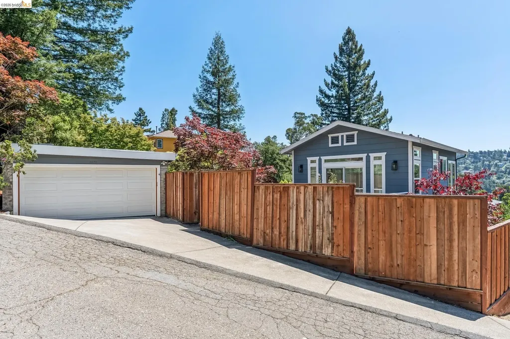 6935 Chambers Drive Oakland CA 94611