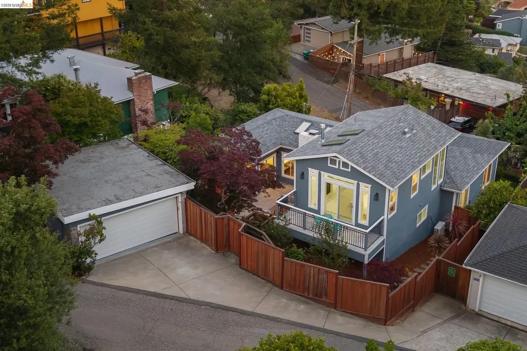 6935 Chambers Drive Oakland CA 94611