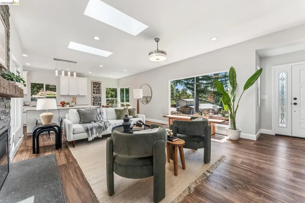 6935 Chambers Drive Oakland CA 94611