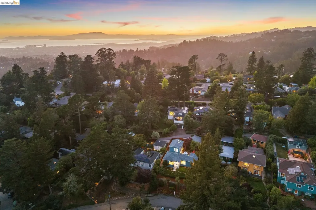 6935 Chambers Drive Oakland CA 94611